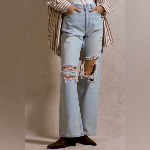 Free People Tinsley Baggy High Rise in the color Ripper (light blue) Size 29 - Picture 7 of 13